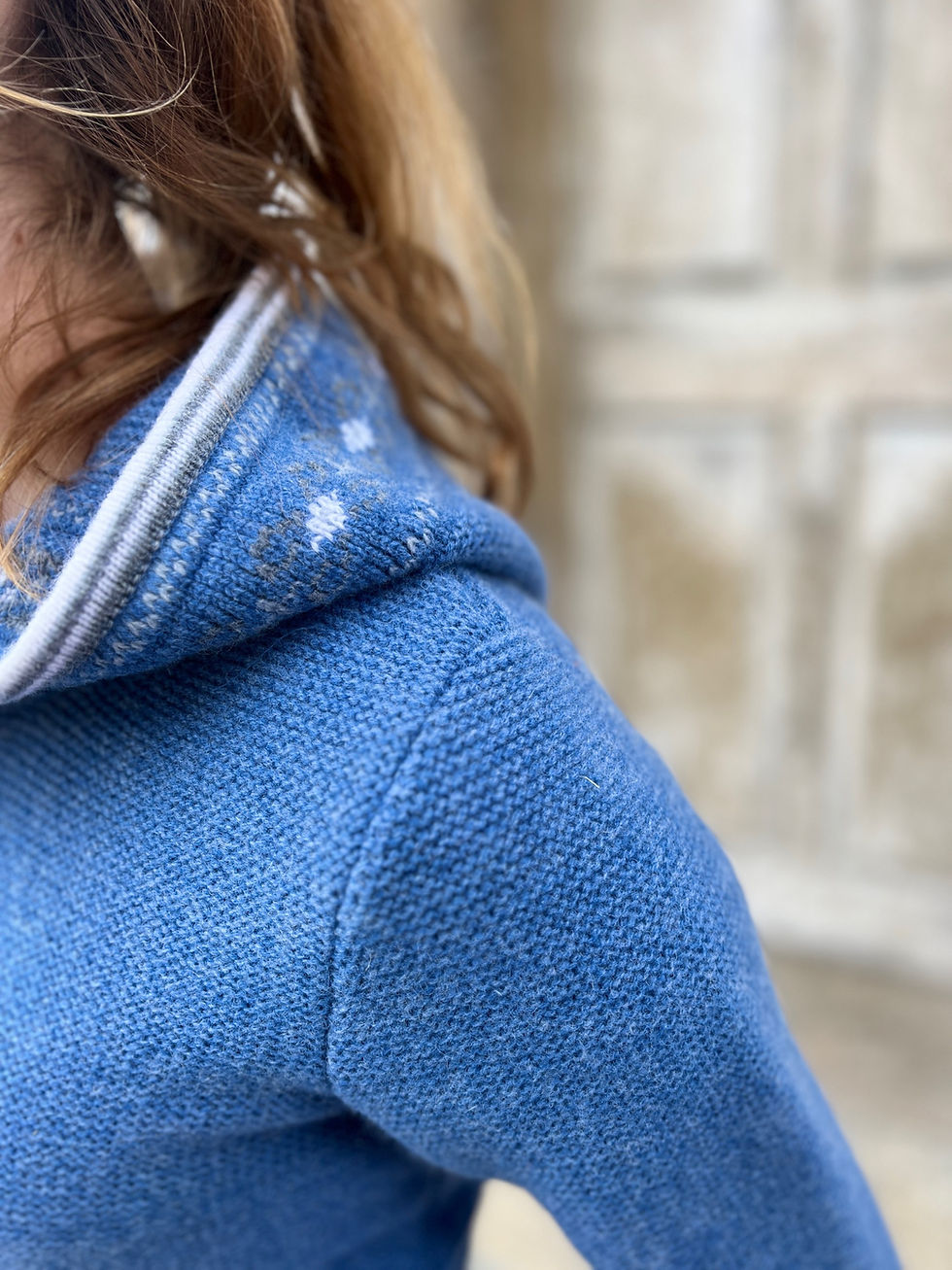 Miniaturbild: Kapuzen Strickjacke „blau“ Borte