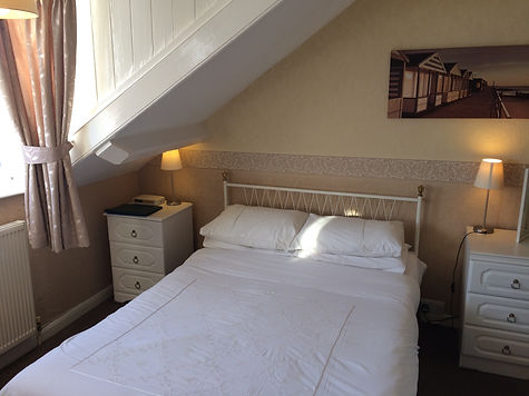 Room 17 Sea view the whiteley