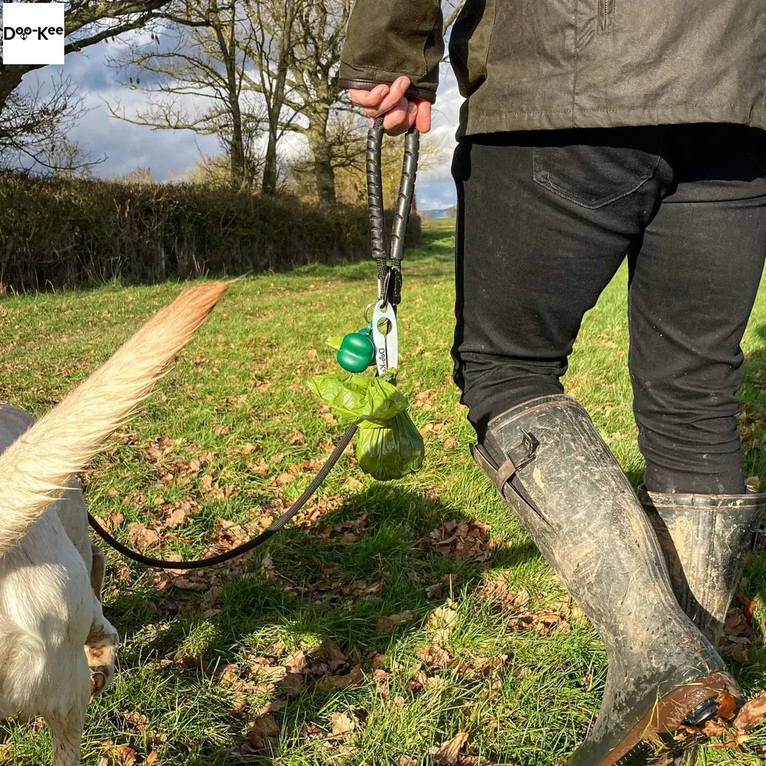 Doo-Kee Poo Bag Holder