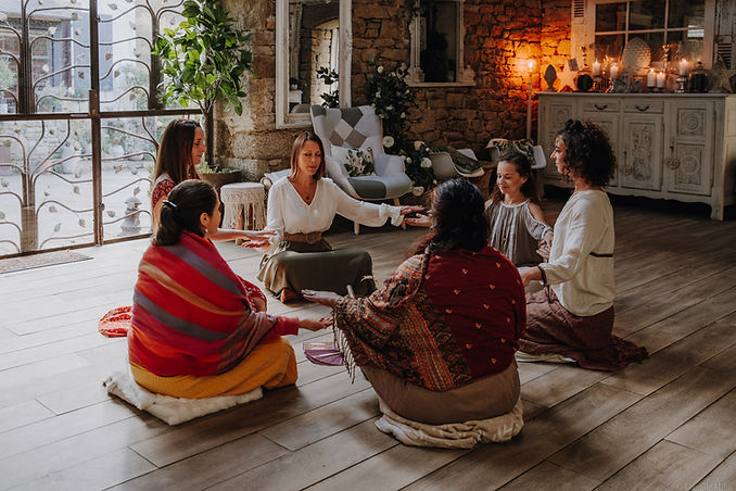 cercle de femmes.jpg