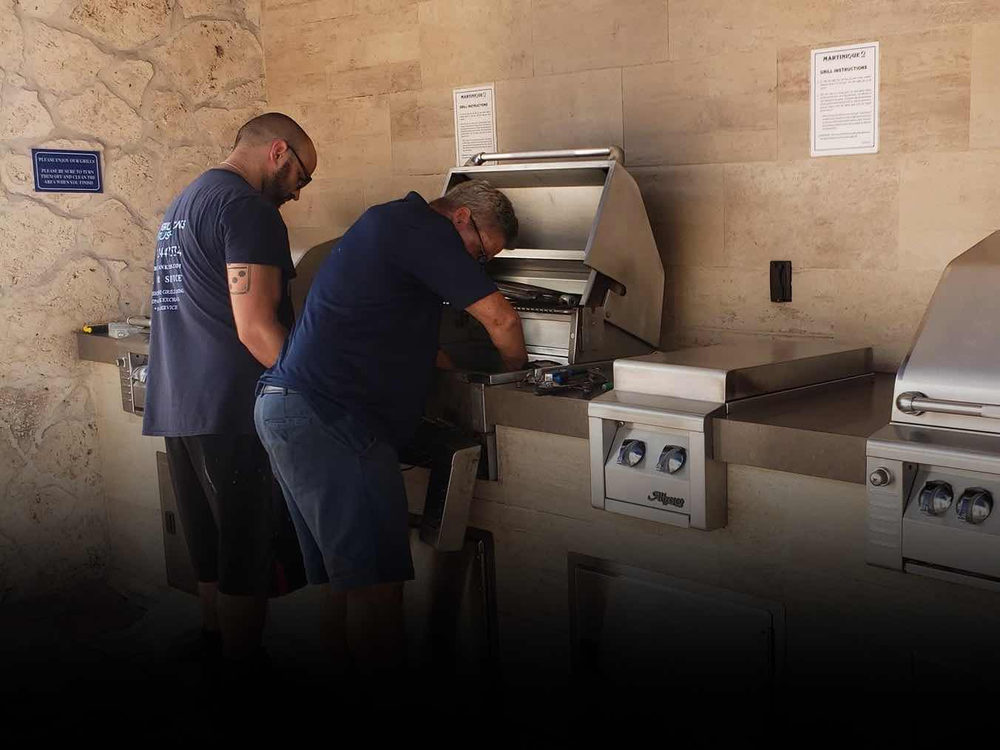 Instalación de revestimientos y equipamiento en obra