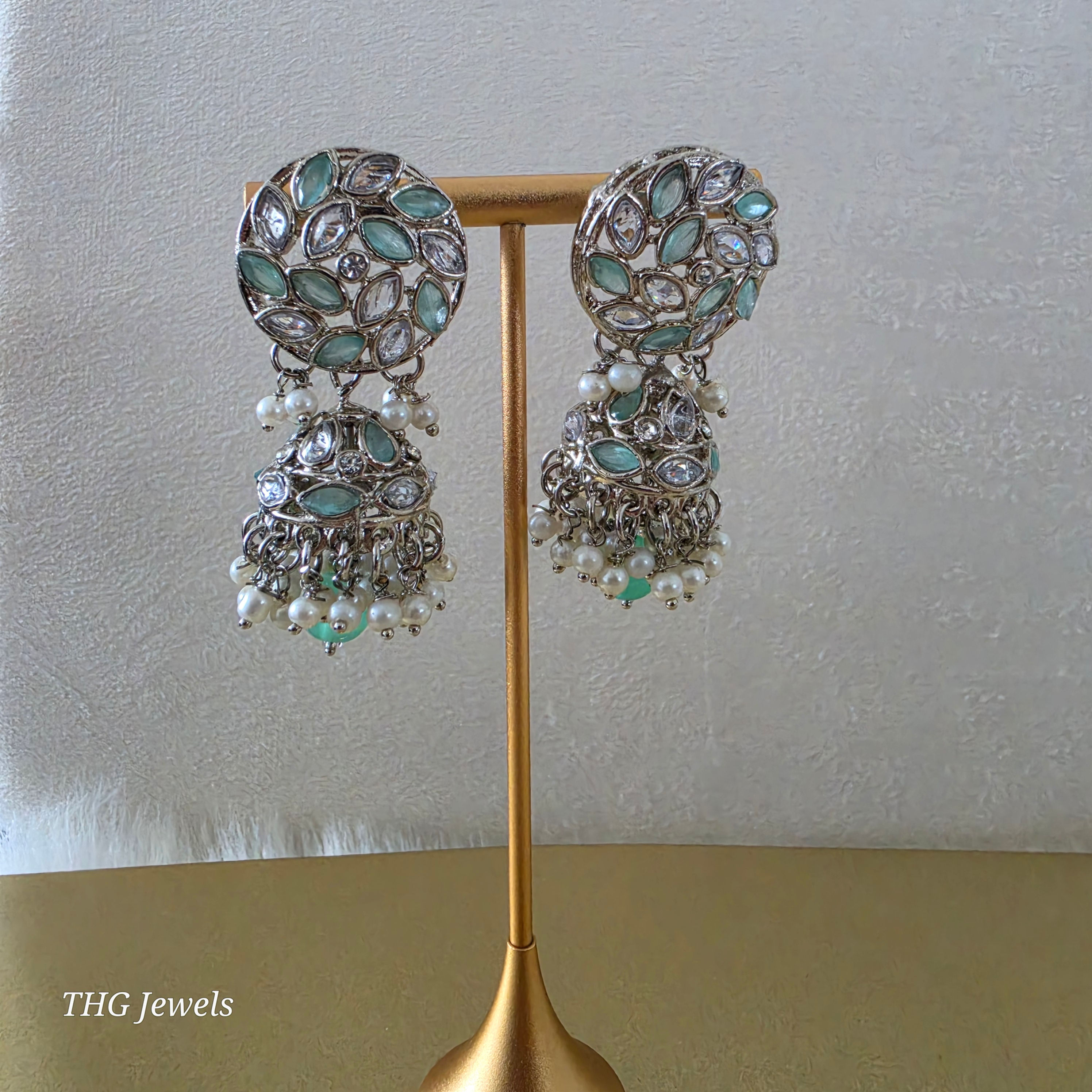 Zilveren jhumka met mint groen