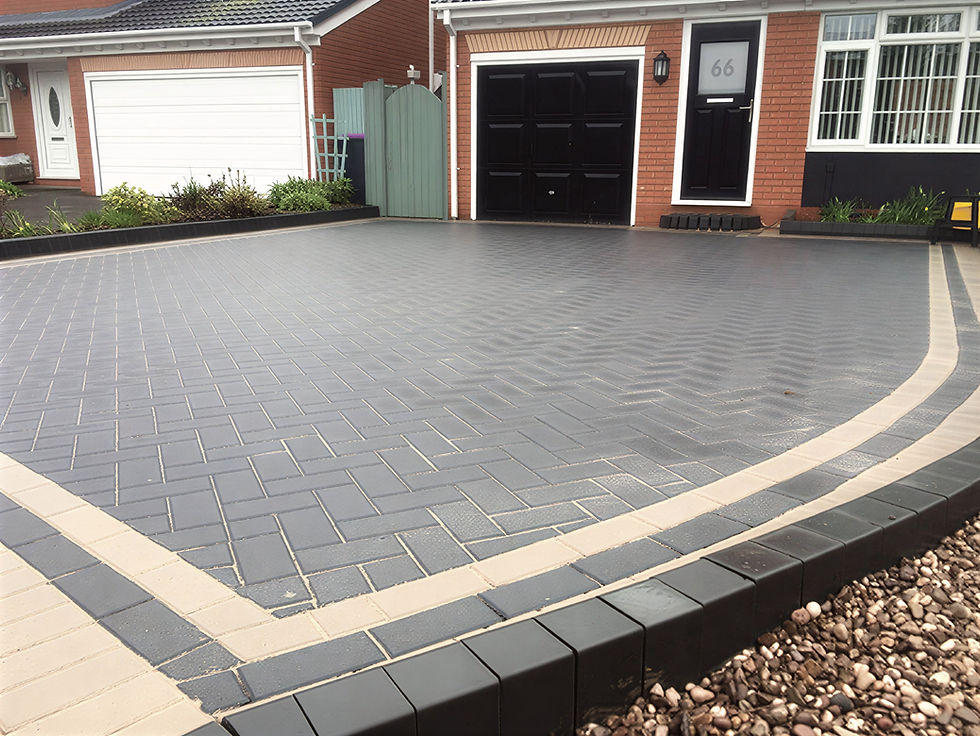 Large driveway with edge trim