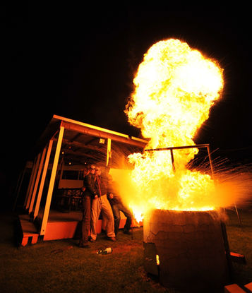 Event, Feuerwerk, Explosion Feuer Friends evN3S_9492_edited_edited.jpg