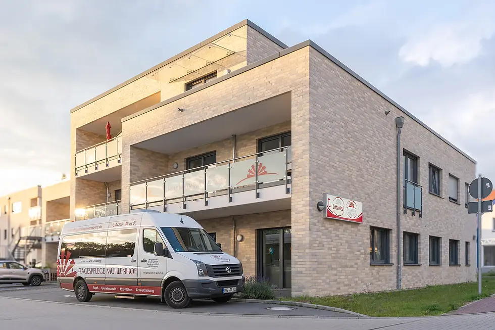 Außen 2mit fahrzeug.webp