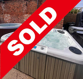 A lovely example of a Hydrospa , with 4 seats and one large lounger. New bluetooth radio & ozone generator fitted.
Brand new cover to be supplied with hot tub.
1 x 1HP Blower
1 x 2HP 1SP
1 x 2/5HP 2SP Pump
1 x Circ Pump
2 x Pop up speakers
48 Jets & 10 Blower Jets