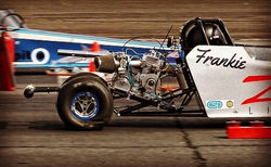 32617229_977858542379074_544611146153538