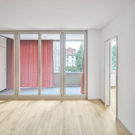 Moderne Wohnung mit grossem Balkon