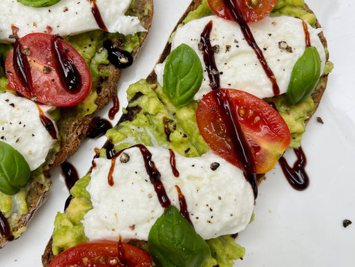 Toasts caprese
