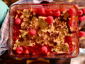 Rhubarb Raspberry & Rosé Crumble