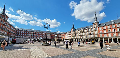 spain-madrid-tourist-attractions-things-to-do-playa-mayor-panorama.jpg