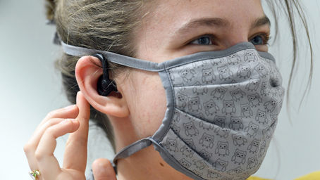 El coronavirus puede alojarse tambien en los oidos.