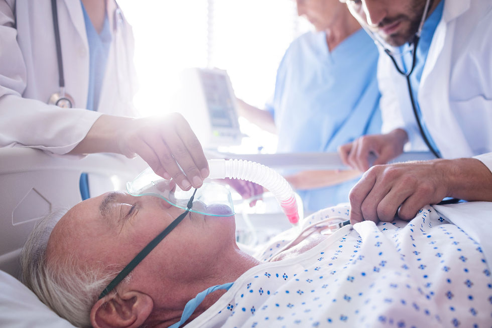 paciente en cuidados intensivos con una mascara de oxigeno