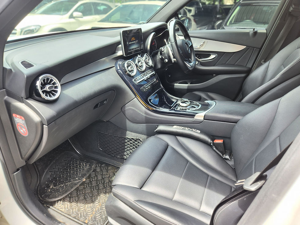 縮圖：2015 M.BENZ GLC250 4 MATIC AMG