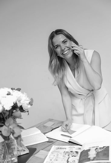 Portrait of Sina, owner of Ilumina Weddings, showcasing a warm smile and a passion for creating beautiful, personalize