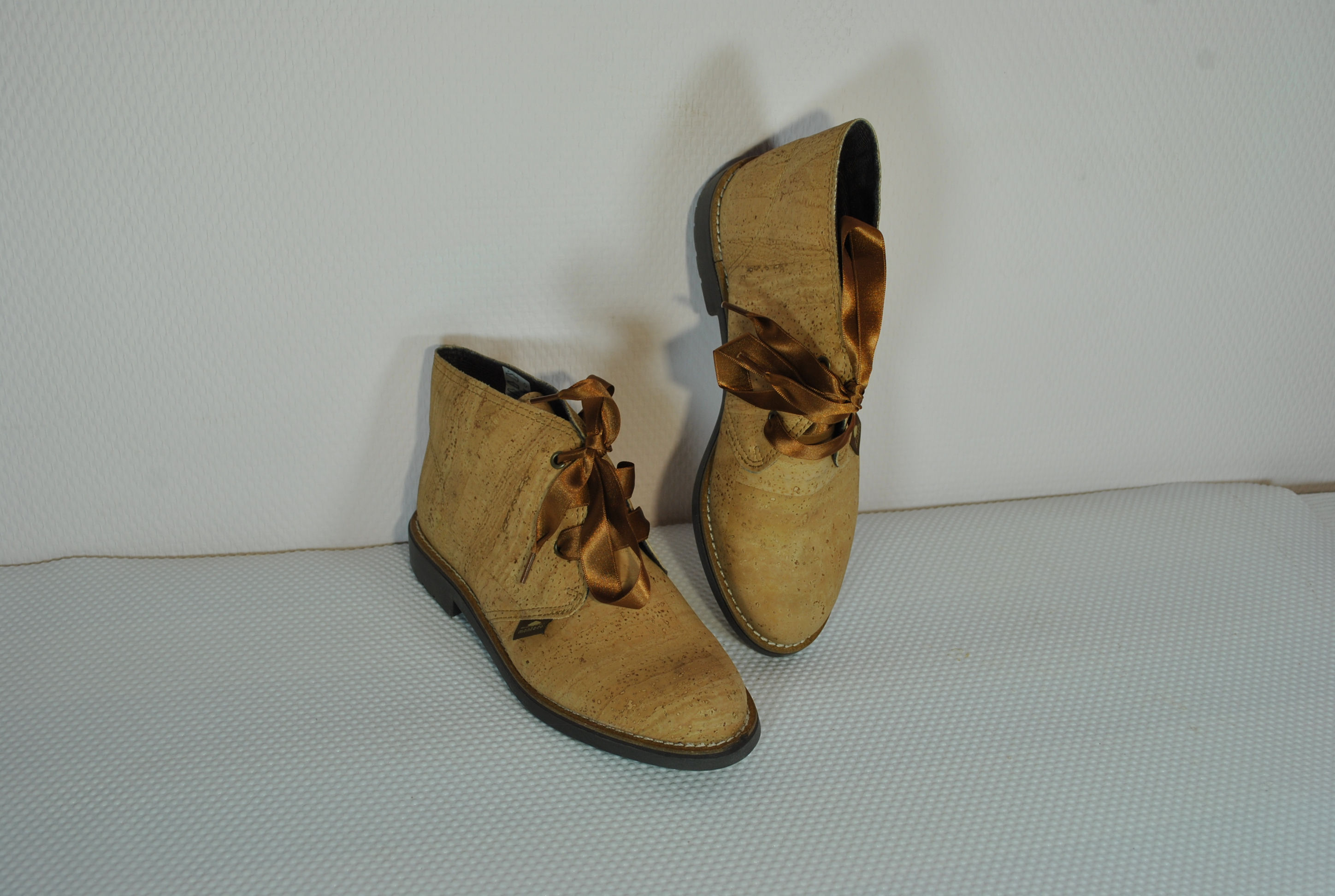 Enkellaarsje in kurk