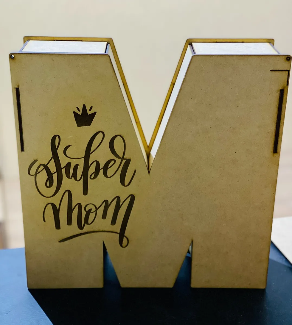 Miniatura: Caja en Forma de Letra M con Tapa 30cm de Alto