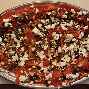 Peperoni al BBQ con feta e Capperi e pinoli