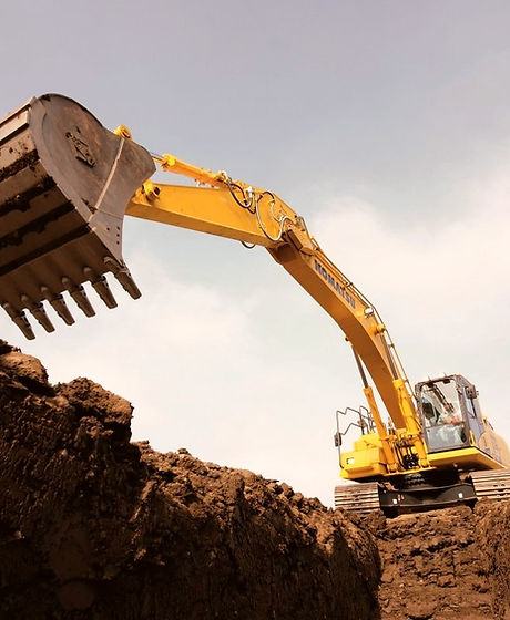 komatsu-excavator_edited.jpg