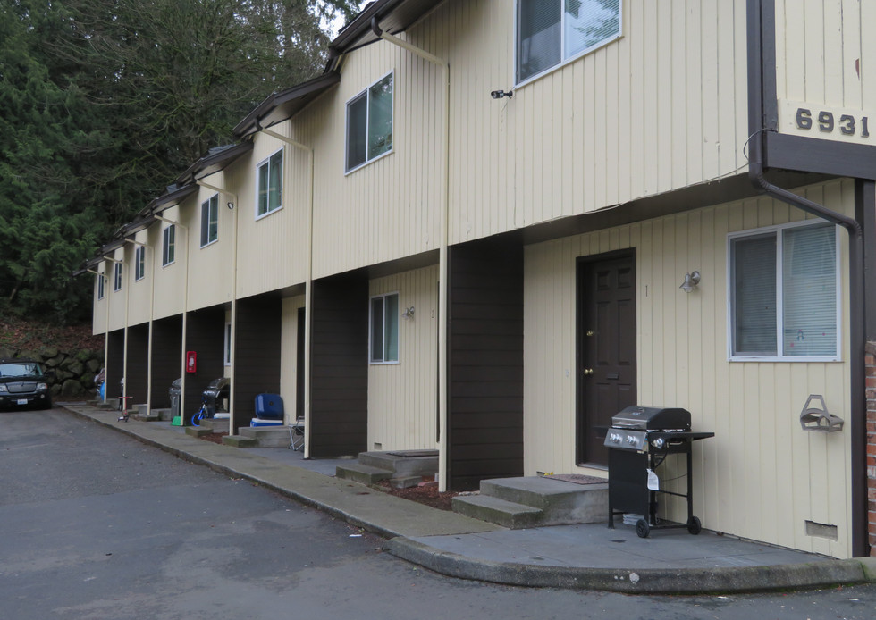 Rainier Townhouse Apartments Everett Williams Investments