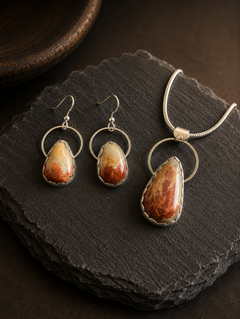Wyoming Flame Sponge Agate pendant set, set in sterling silver - Jewelry by Marilyn Bohanan.