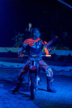 Globe of Death - Carlos & Quintin-1337