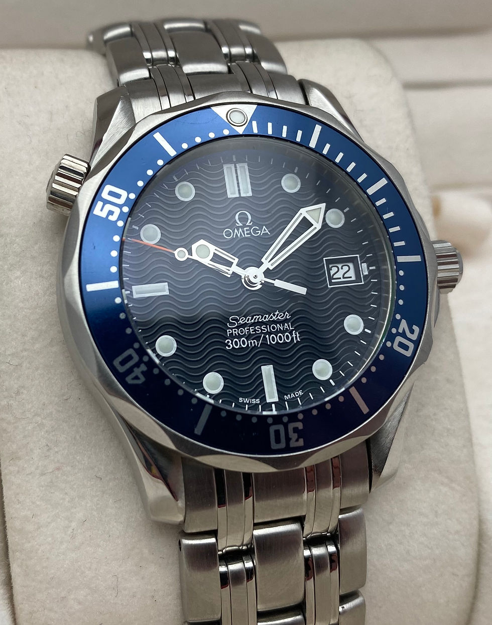 Thumbnail: Omega Seamaster Quartz Bond Watch Midsize 36mm 2561.80.00