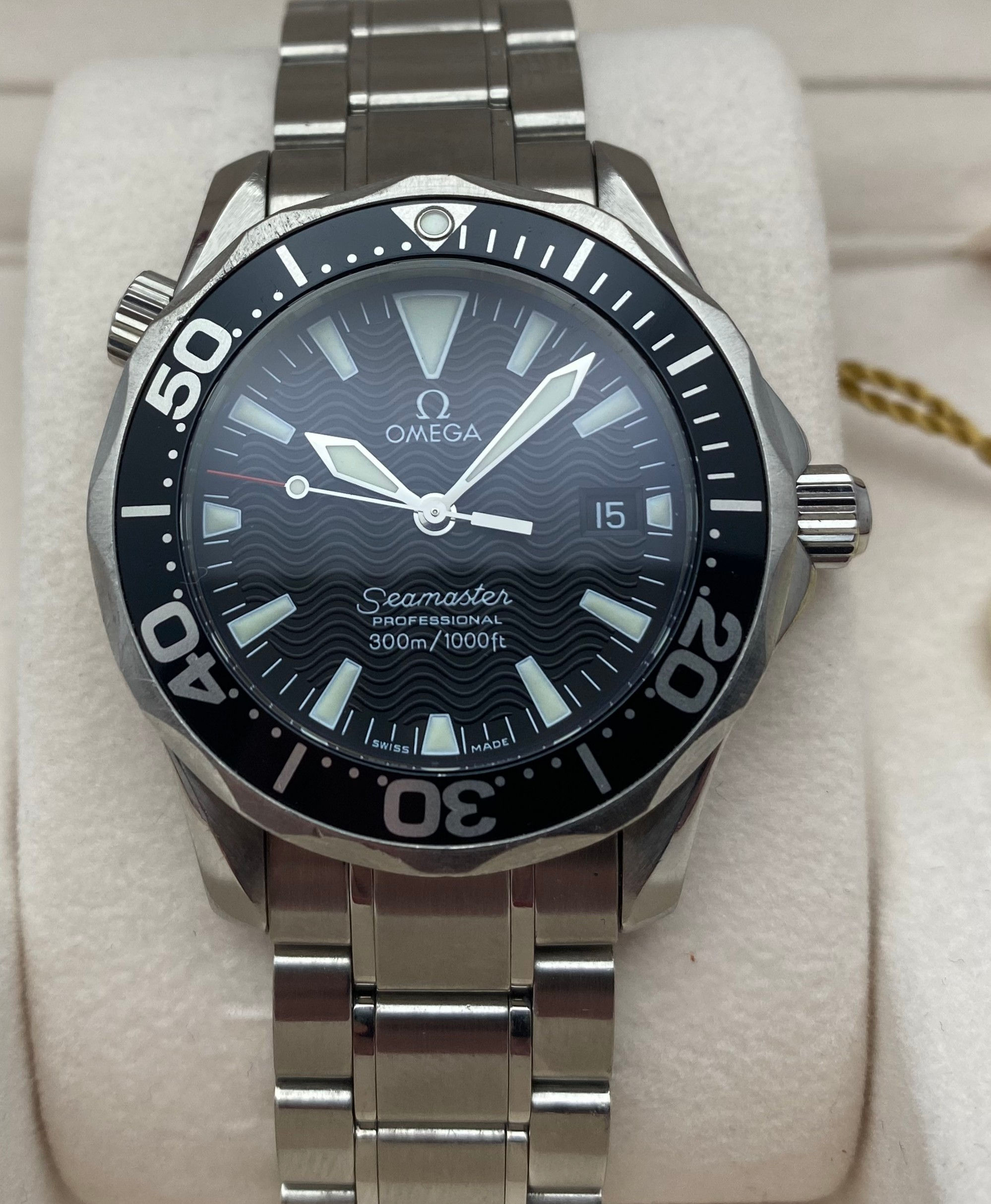 Omega Seamaster Midsize Quartz Watch Black 36mm 2262.50.00