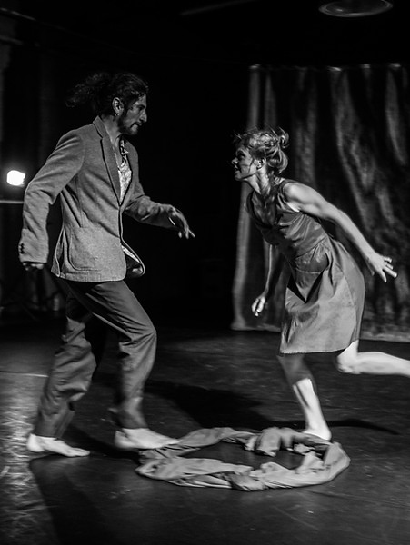 photo spectacle komun blanc et noir