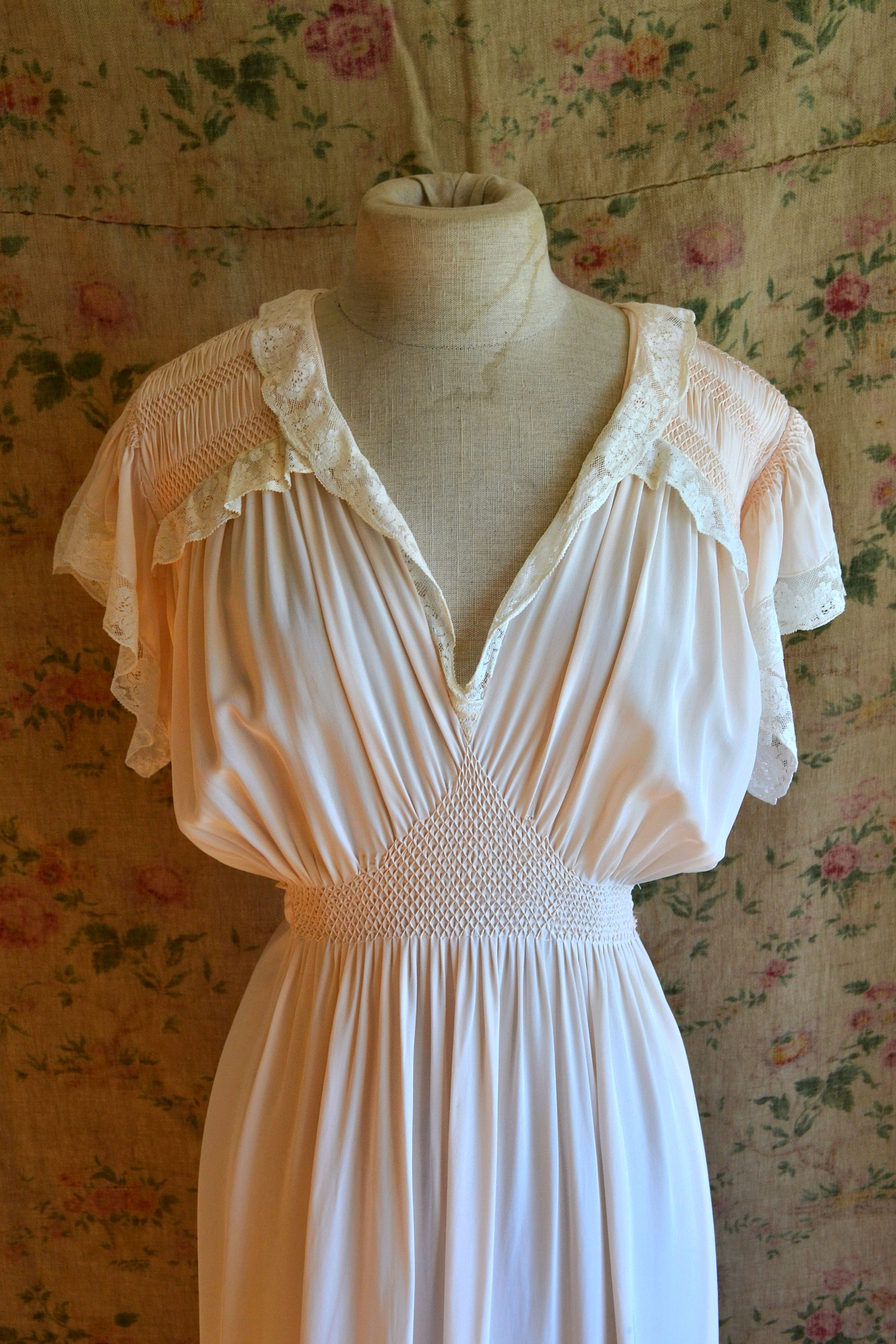 Nuisette à smocks (pêche) - 1940s