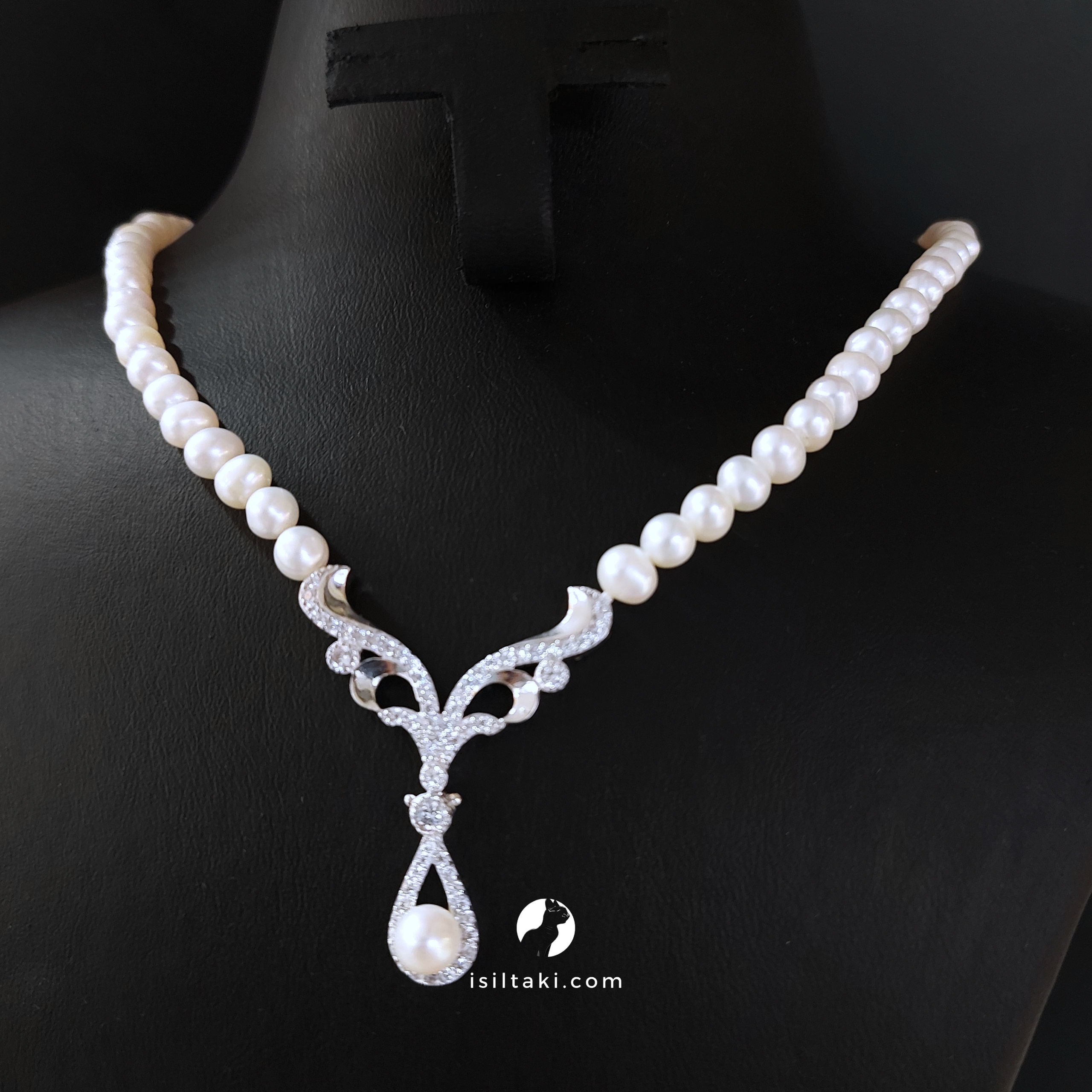 Hareketli Damla İnci Kolye