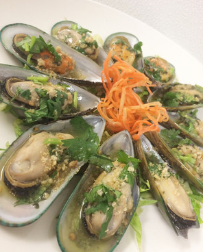 Garlic butter mussels