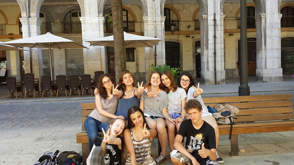 A la plaça de la independència