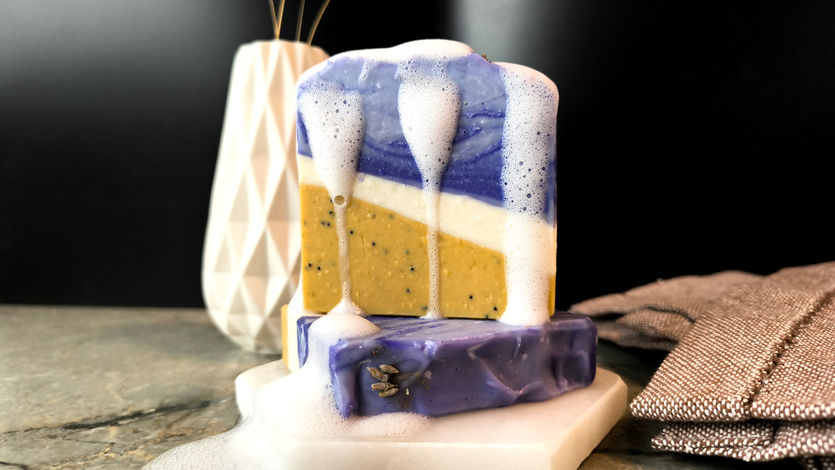 Vegan soap made with poppy seed & natural clay