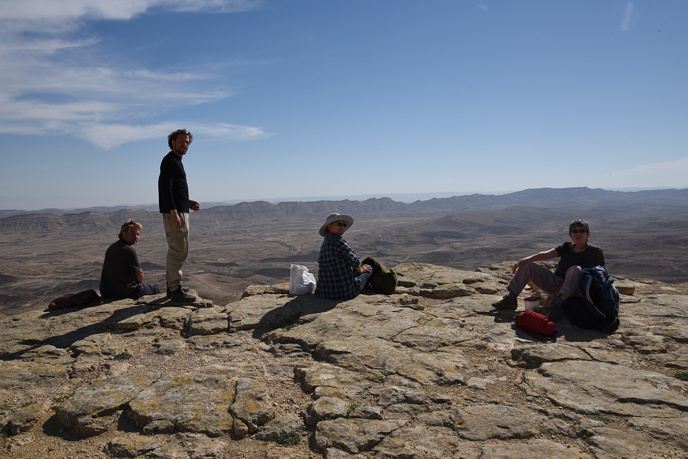 four interns Machtesh Rimon Feb16 _OFS