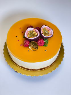 Syntymäpäivä mangopassionkakku