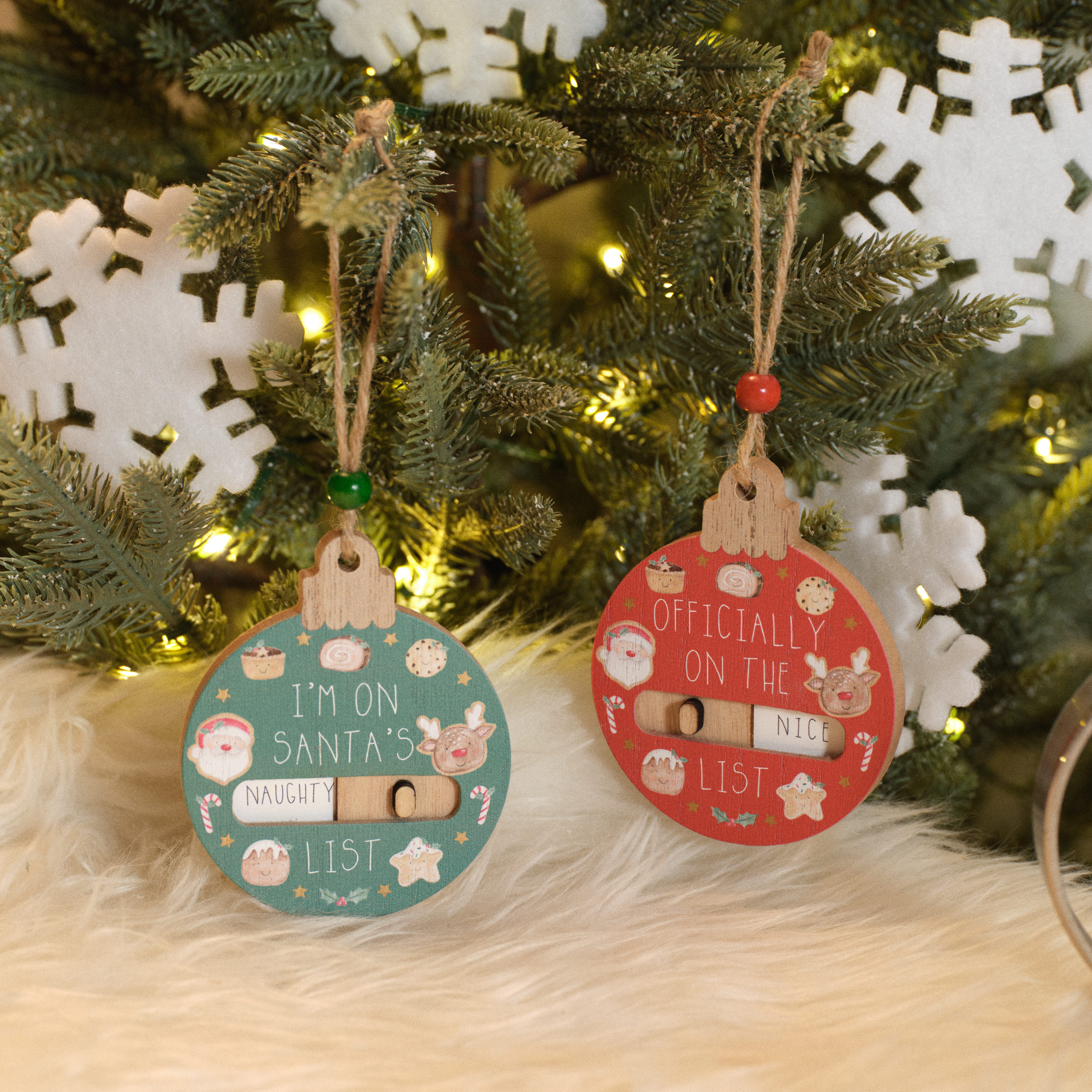 Naughty/Nice List Decoration
