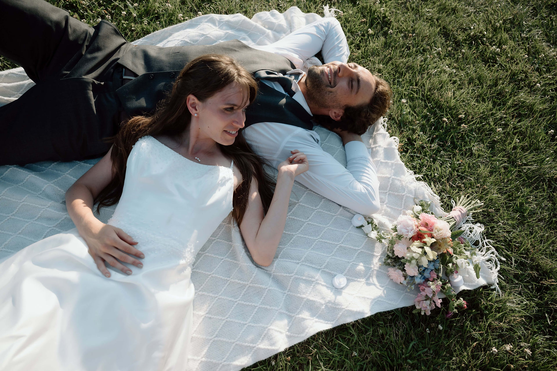 devils lake elopement picnic