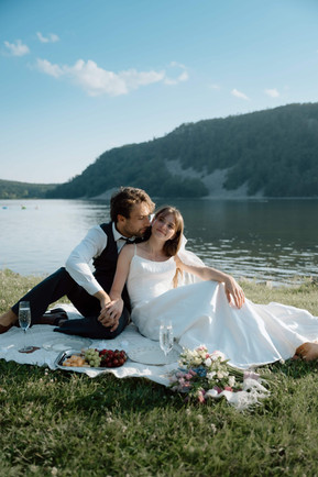 devils lake elopement picnic