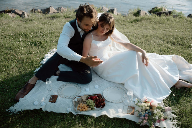 devils lake elopement picnic