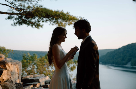east bluff trail elopement ceremony at sunset at devils lake state park