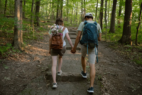 devils lake hiking elopement east bluff trail