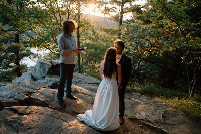 devils lake hiking elopement east bluff trail