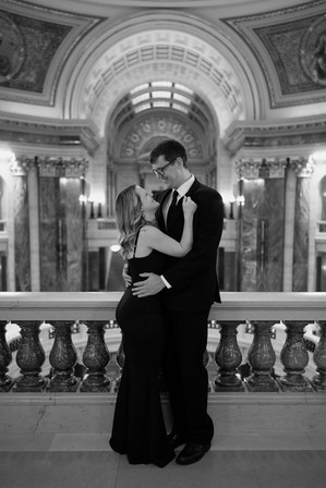 what to wear for engagement photos at the wisconsin state capitol