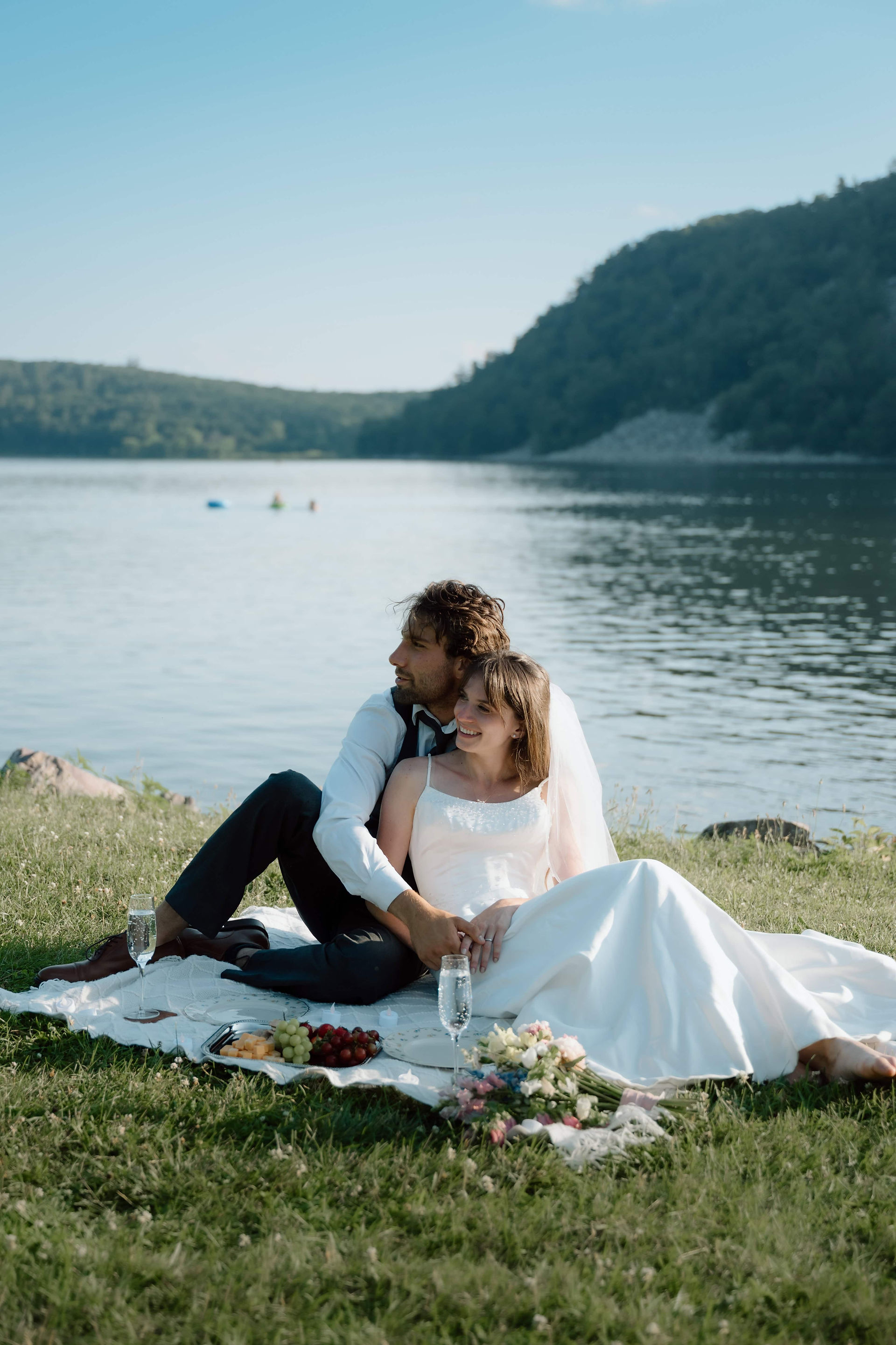 devils lake elopement picnic