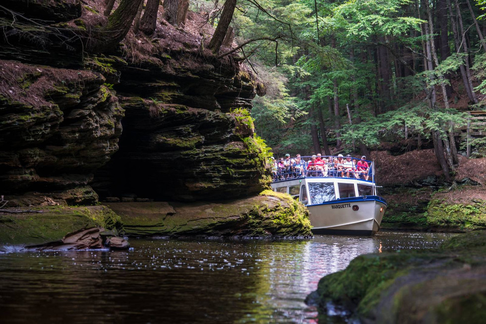 Cold Water Canyon Dells Boat Tours Wedding