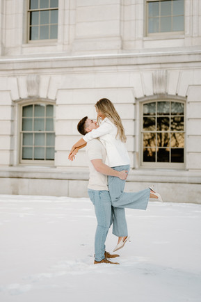 what to wear for engagement photos at the wisconsin state capitol