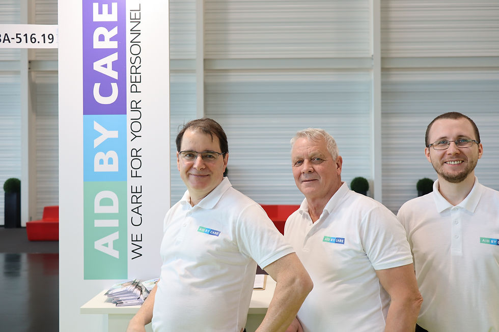 Vermittler, Agency, Aid by Care