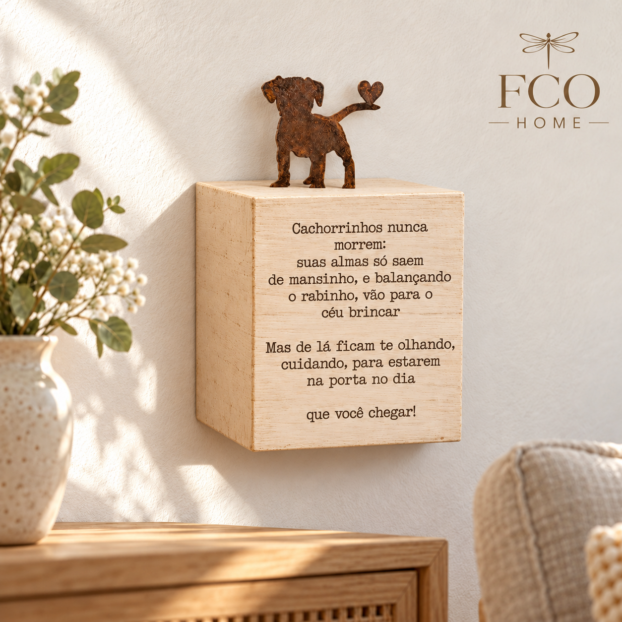 Cubo memorial de madeira com cachorrinho