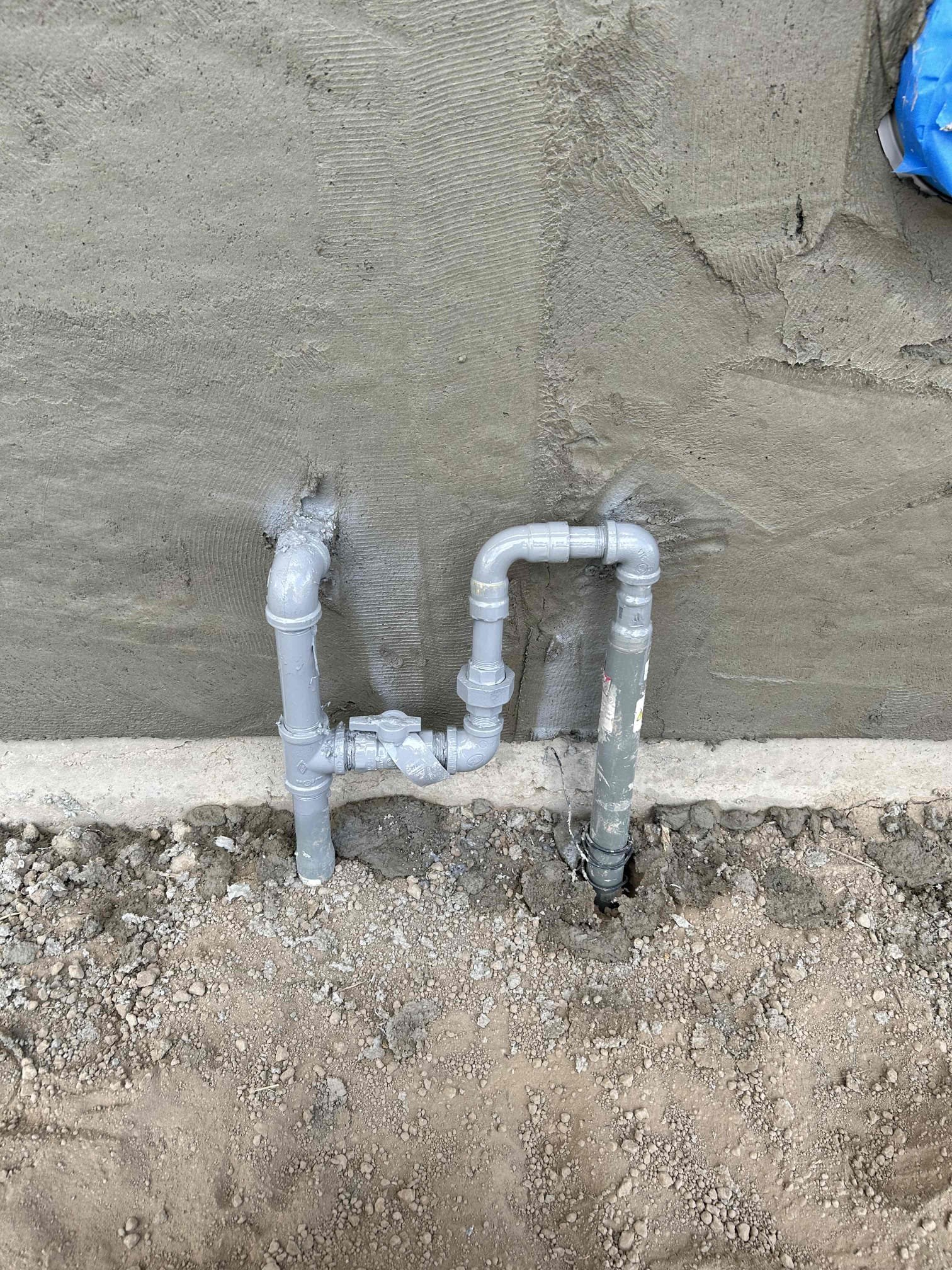 Image showcasing a specialized plumbing tool used to tighten kitchen sink faucets, relevant for fixing leaky tub faucets and facilitating faucet installations. Essential for DIY plumbing and professional installations.